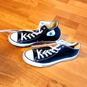 Converse Chuck Taylor Hightops in Black